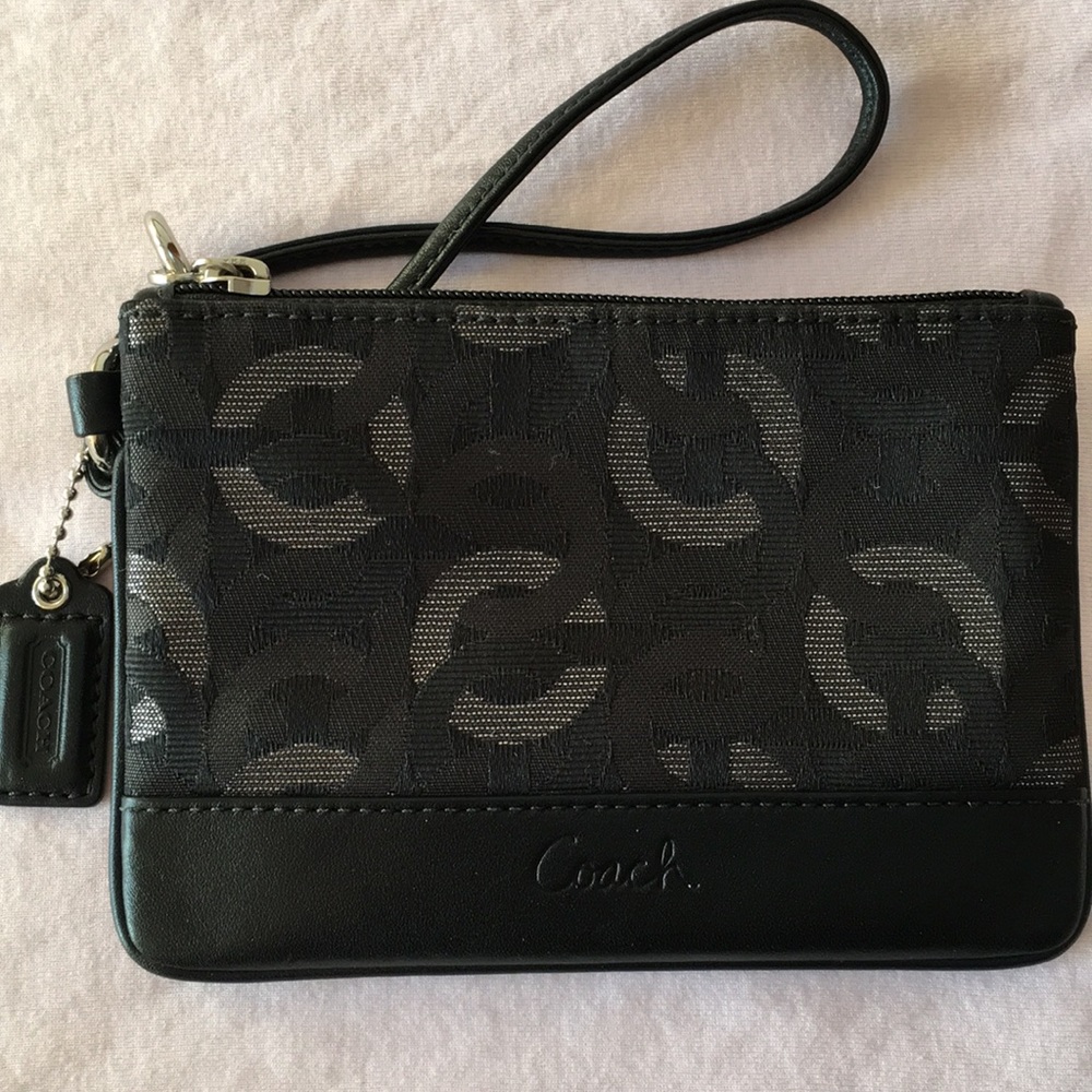 Small Coach wristlet